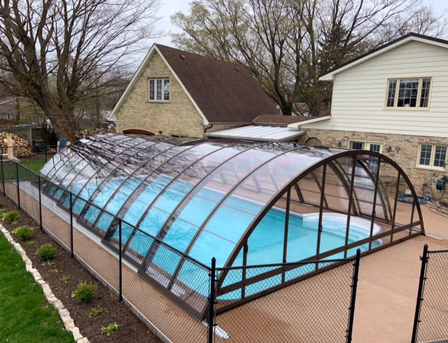 High pool enclosure